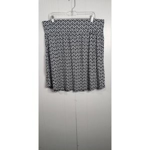Pre-loved Black and White Elastic Waist Skirt from Lane Bryant Size 18/20
